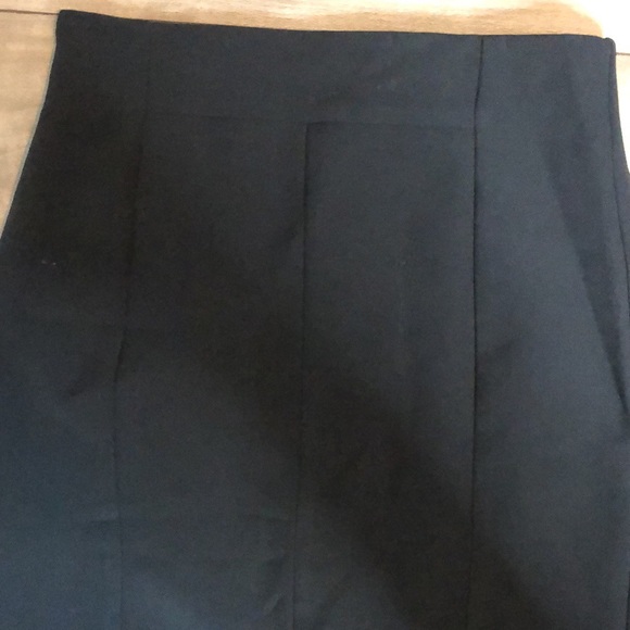 Worthington Black Pencil Skirt Size 4 Excellent Conditions - Picture 5 of 8